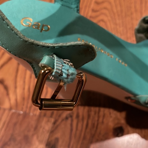 Cute colorful platform sandals. - Picture 7 of 9